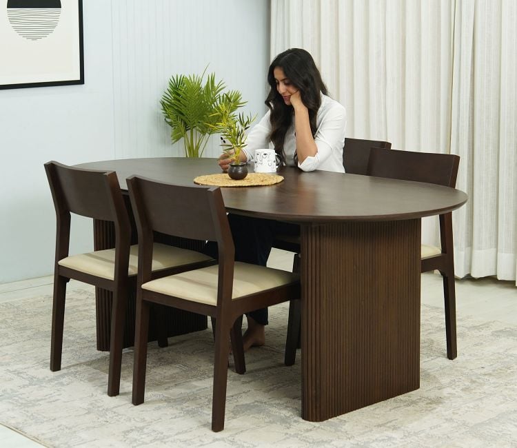 dining table from woodenstreet