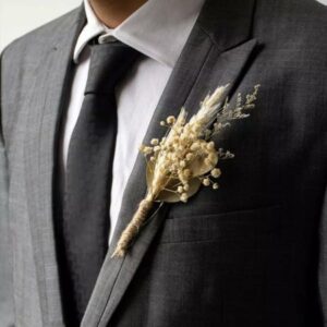 Morado Boutonniere