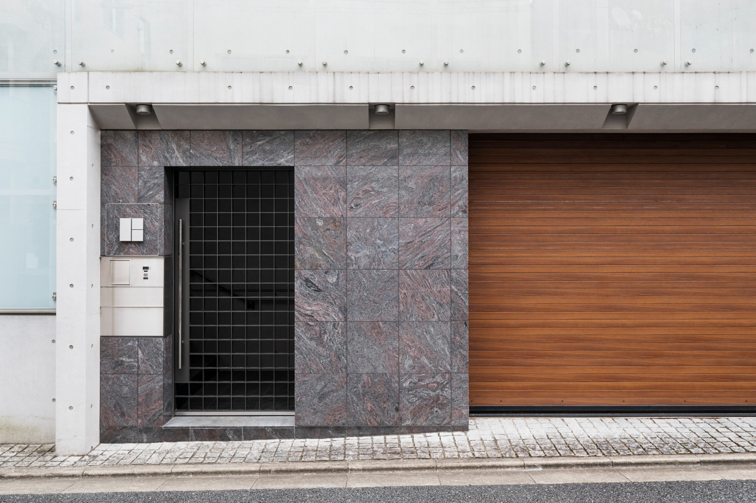 Roller garage door